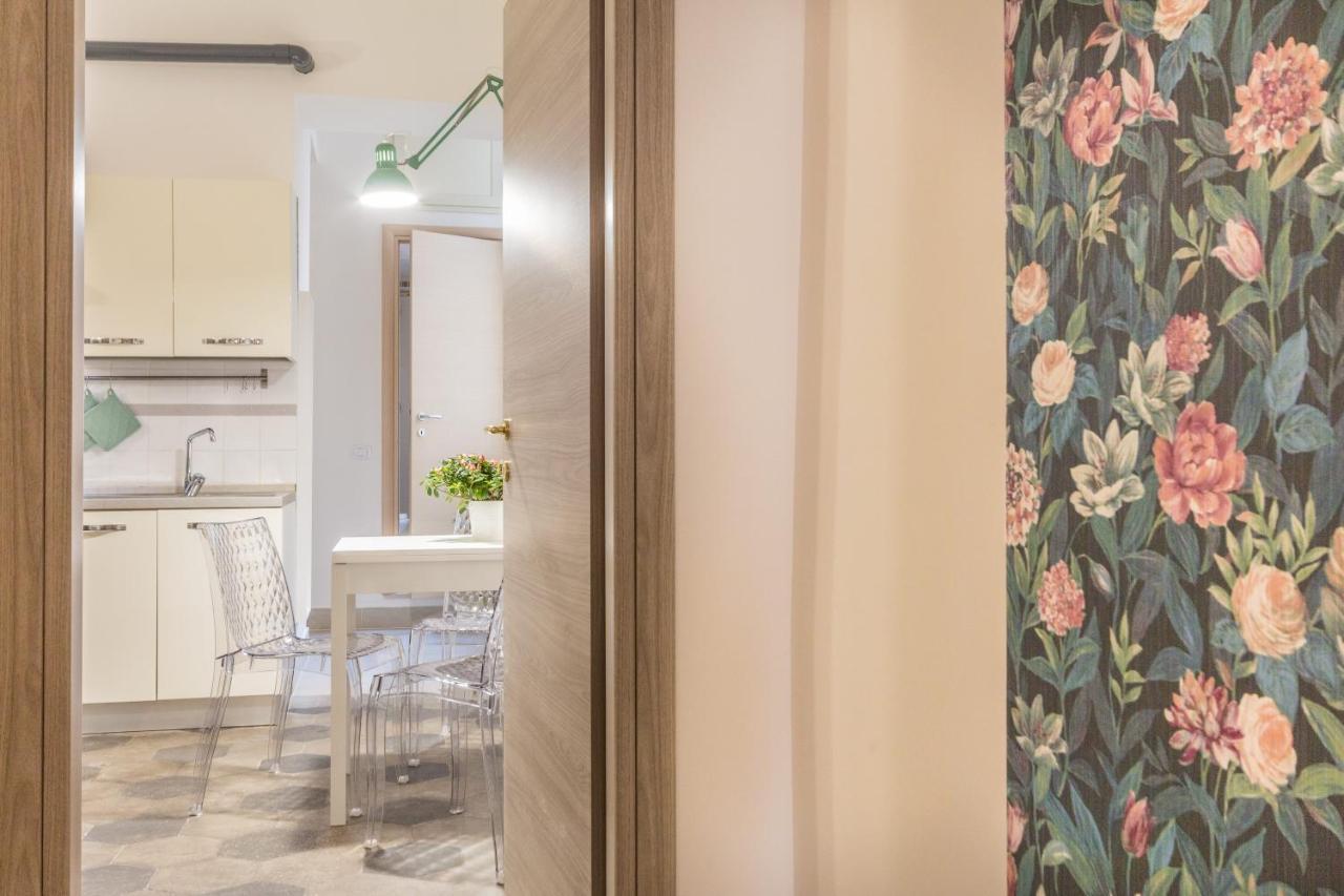 Appartamento Flora Metro Vittorio โรม ภายนอก รูปภาพ