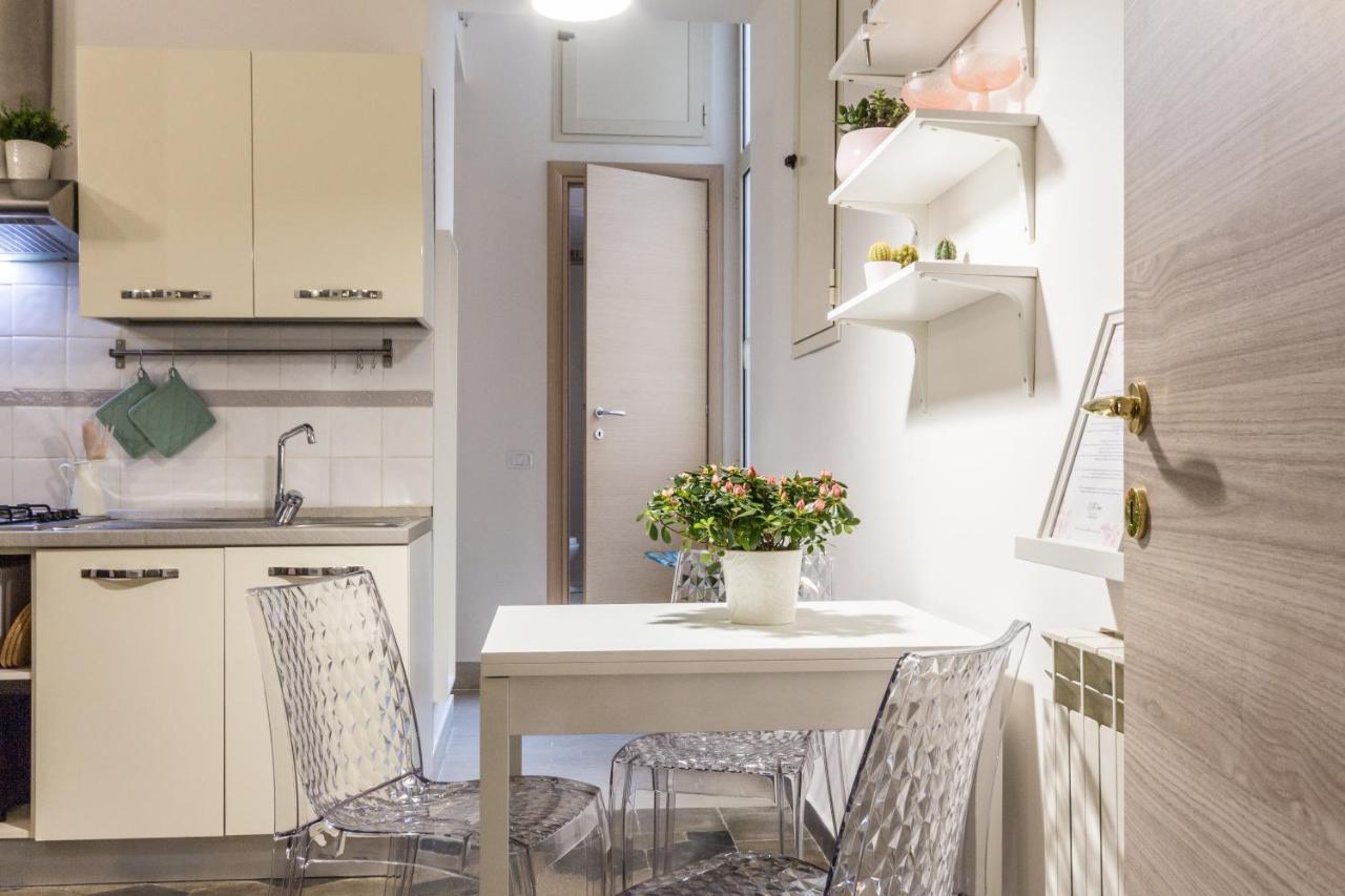 Appartamento Flora Metro Vittorio โรม ภายนอก รูปภาพ